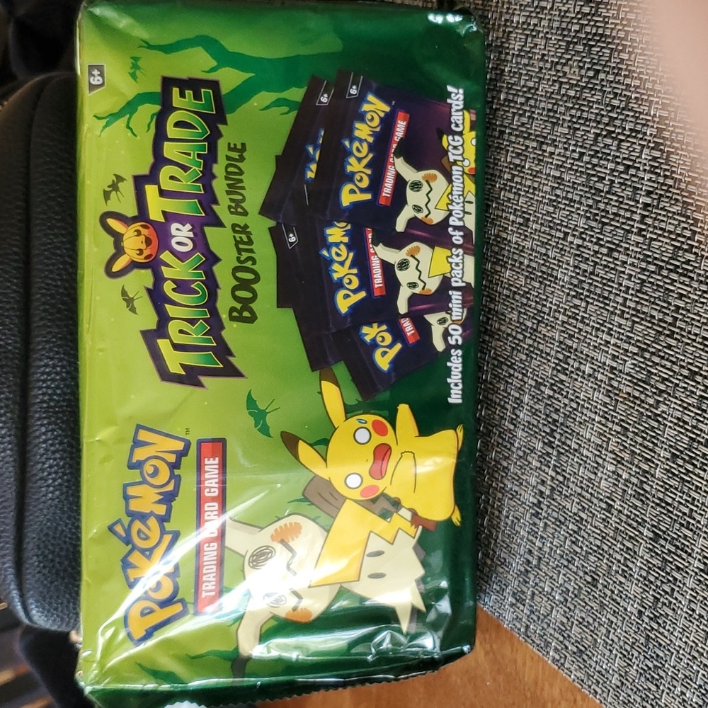 Poke'mon trading cards